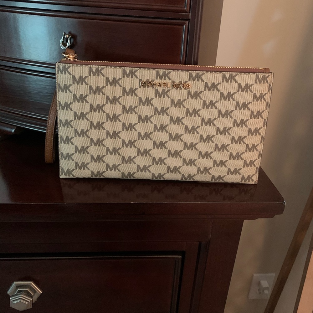 Michael Kors Logo Clutch Wristlet